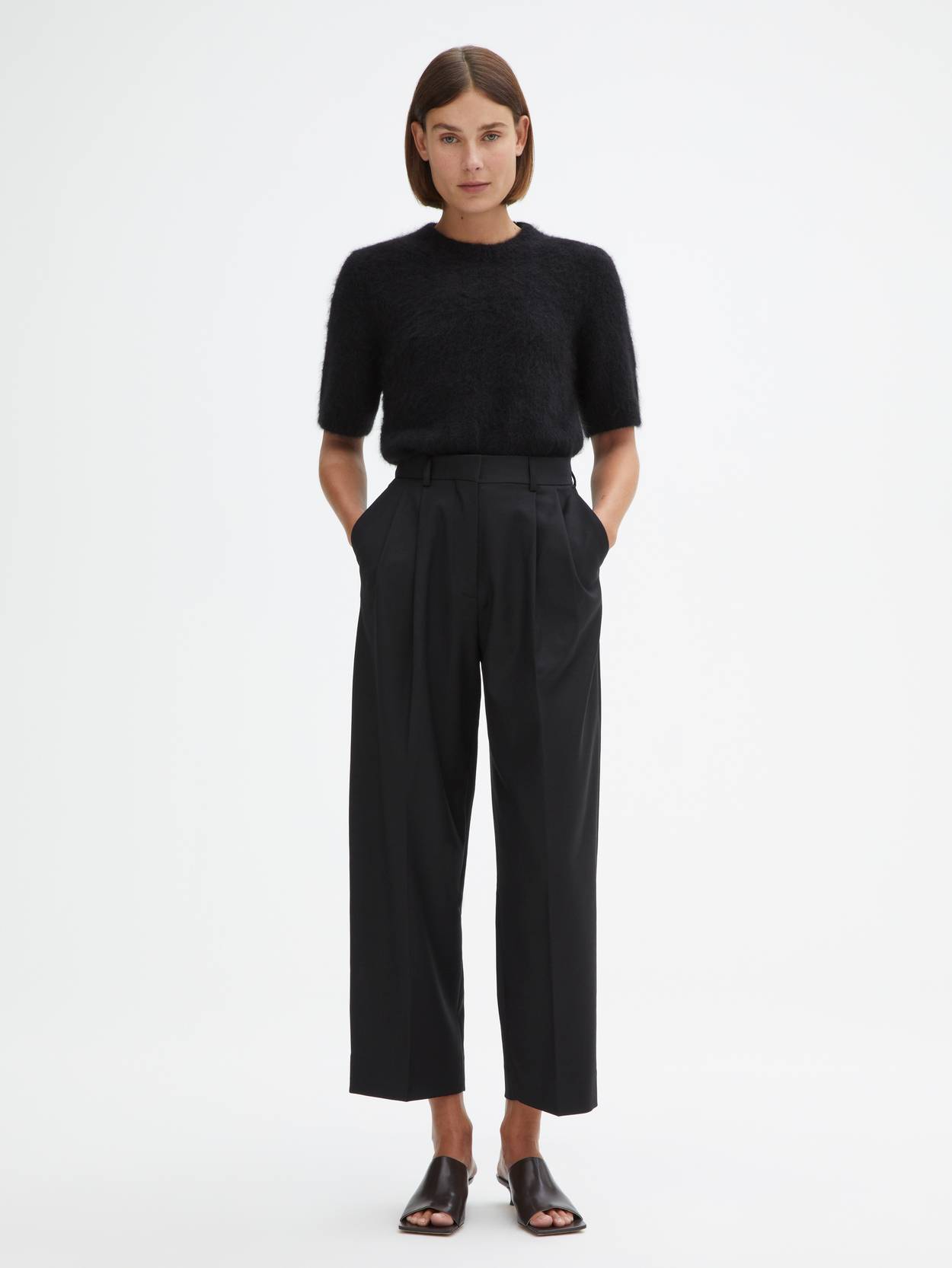 Wide suit trousers cropped