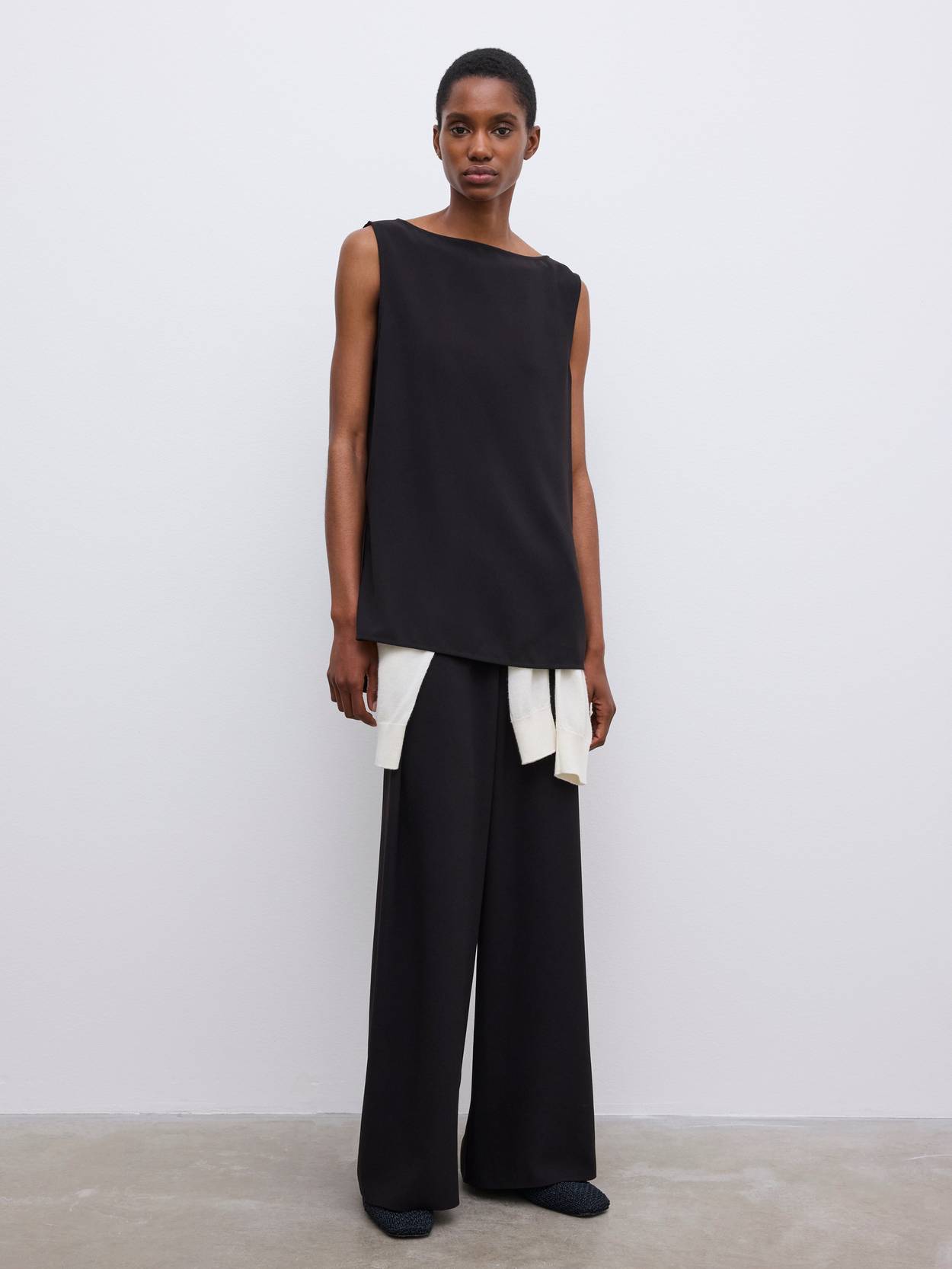 Sleeveless Crepe top