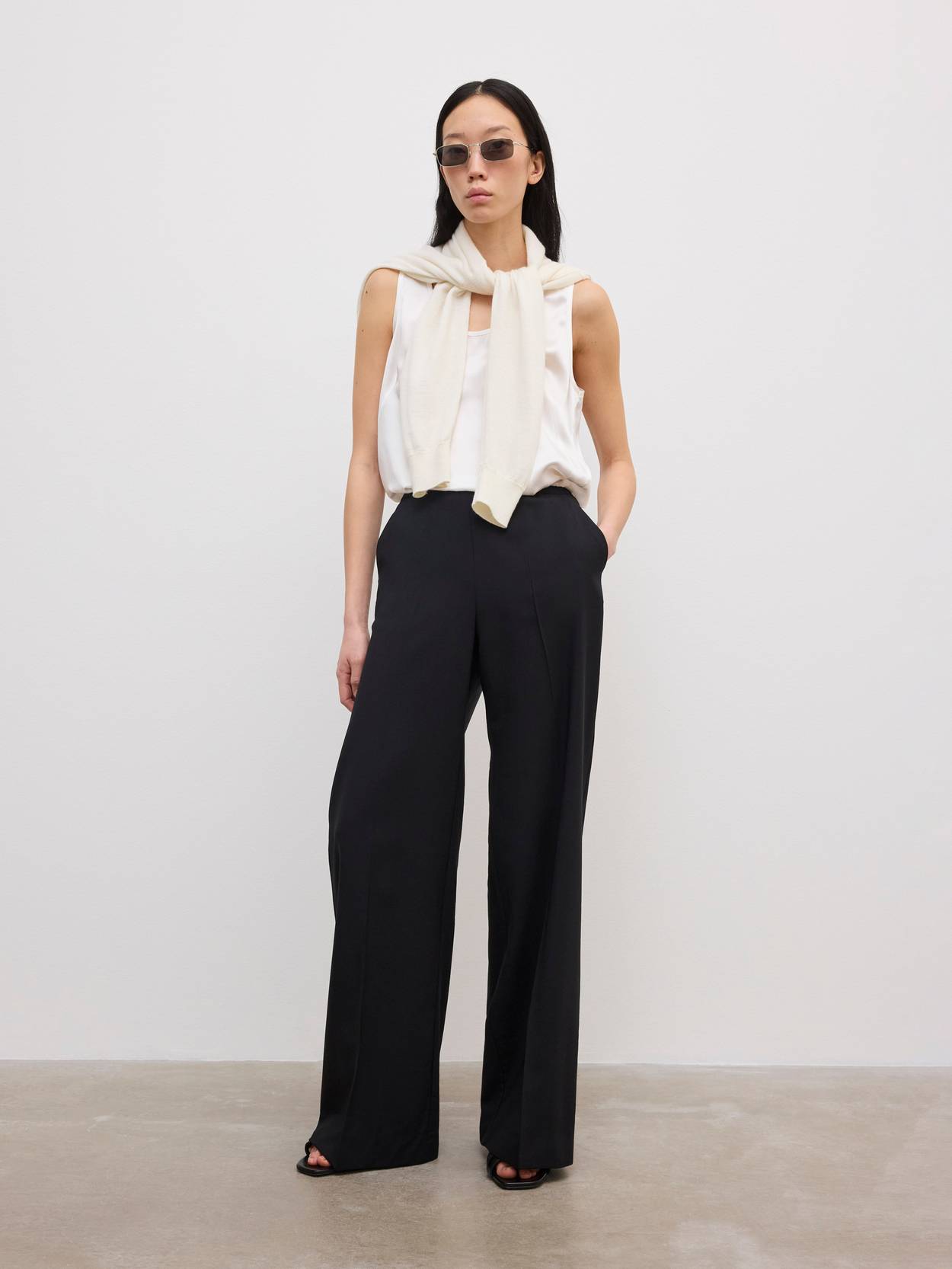 Elastic Wool Trouser