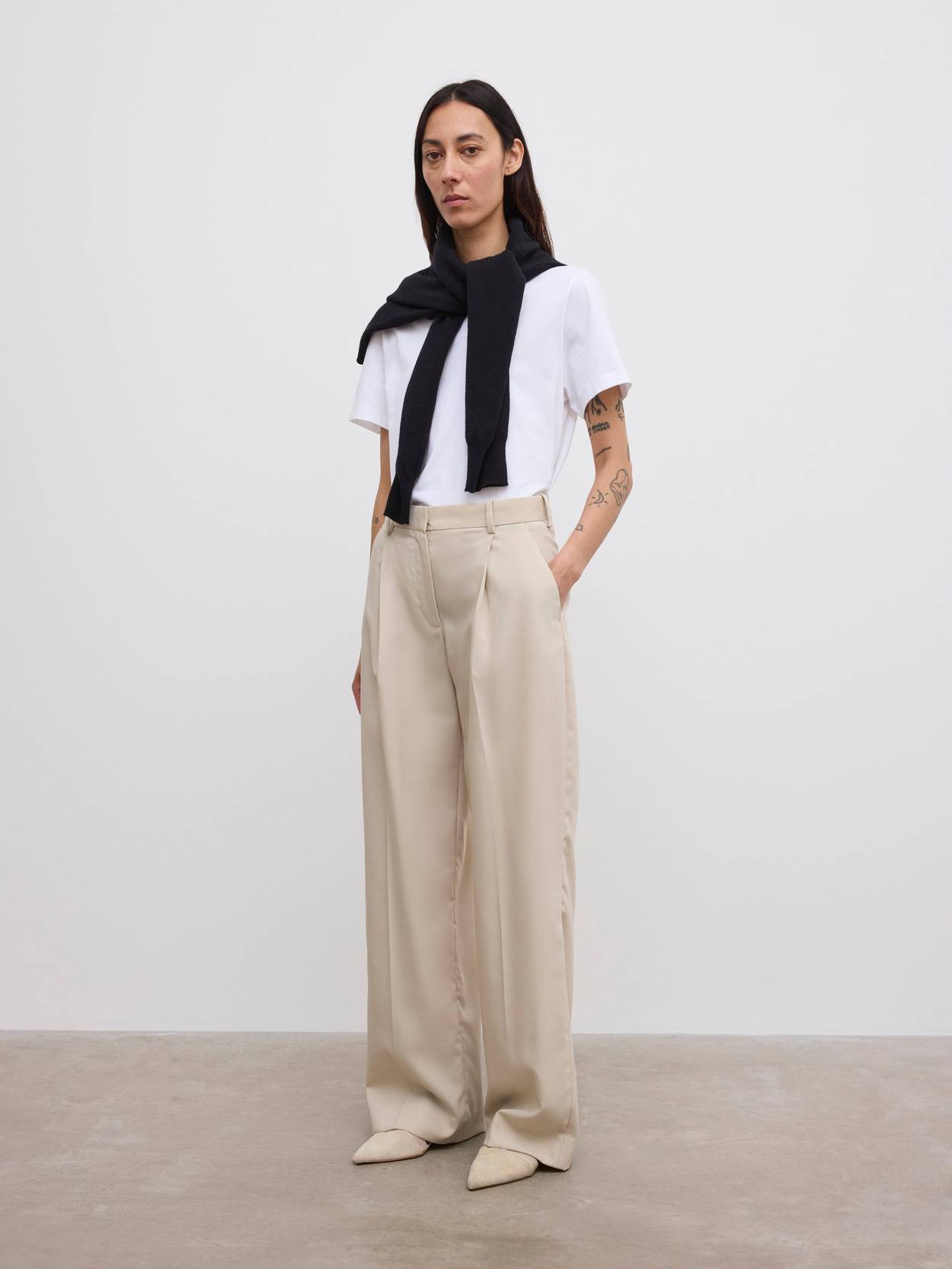 Relaxed wool trouser