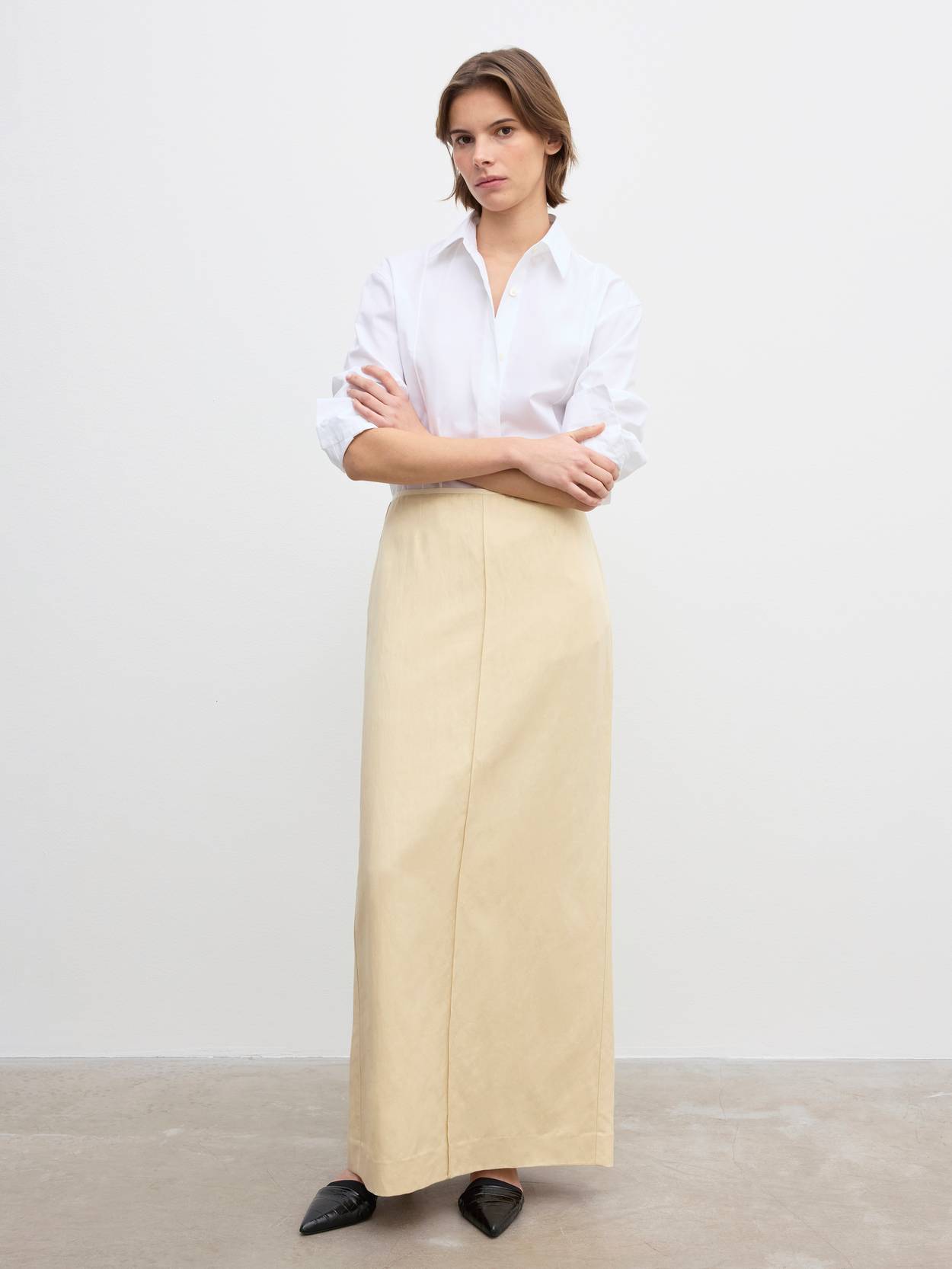 Long pencil skirt