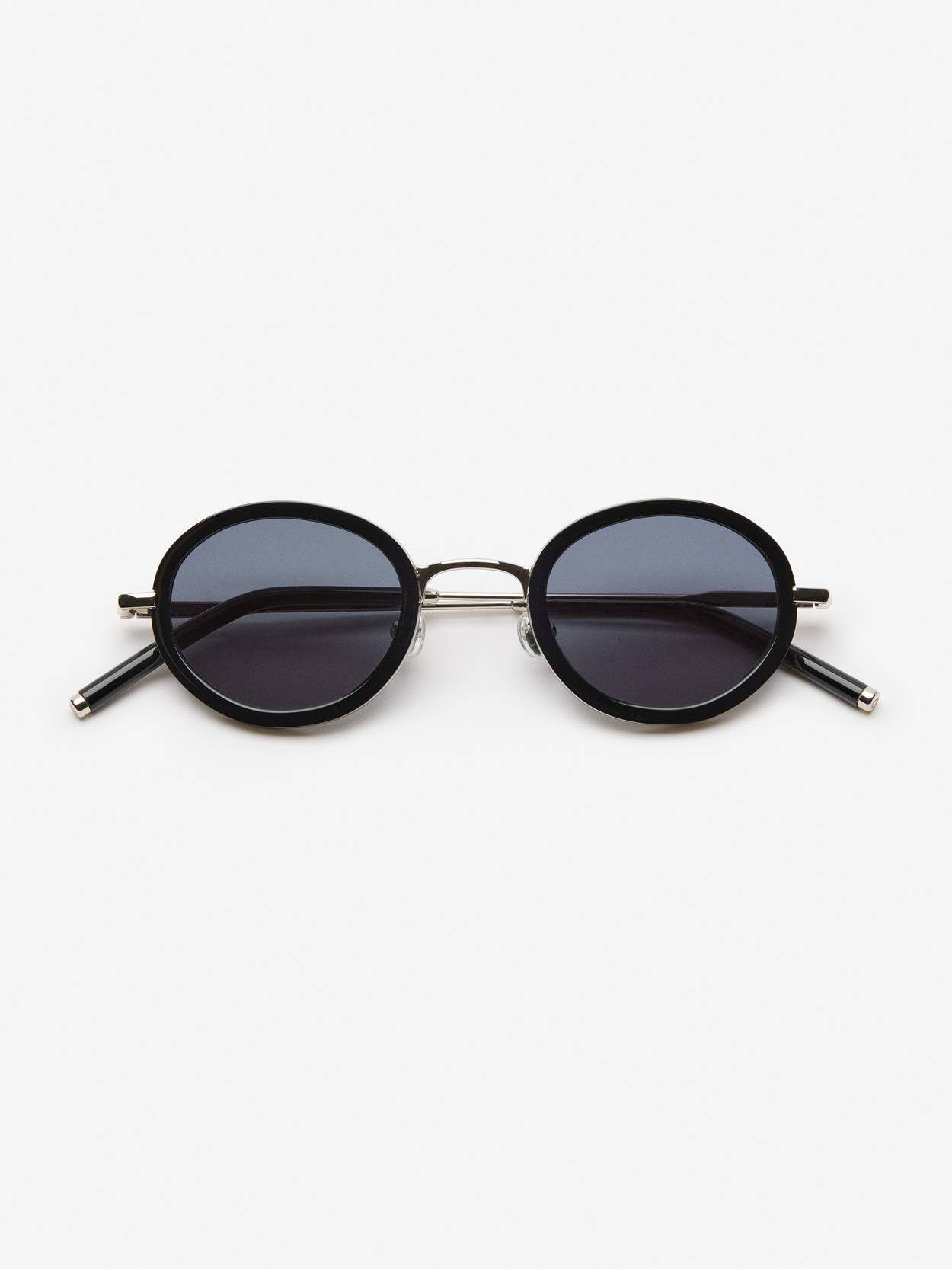 Round sunglasses