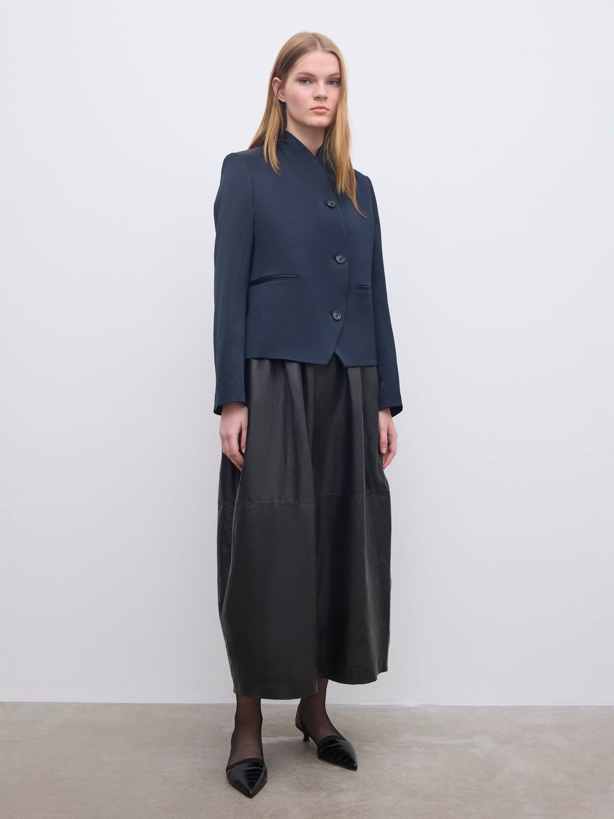 Short Curved Jacket Duchesse